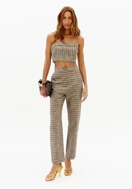 Calça Carrot Cintura Média Em Tricoline