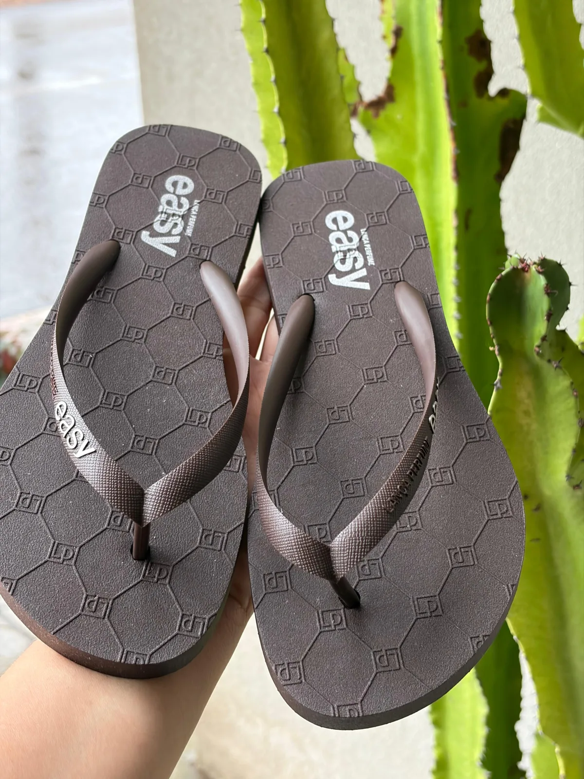 chinelo basic easy com monograma