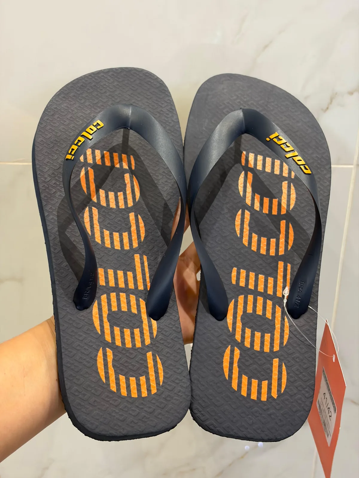 chinelo colcci